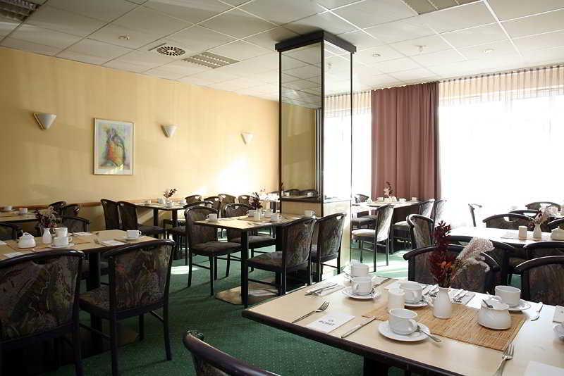Achat Hotel Chemnitz Restaurante foto